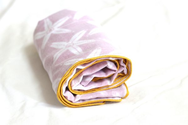 SW3-013(1) Cookiie Blanket swaddle wrap -Dohar - pink starfish yellow piping
