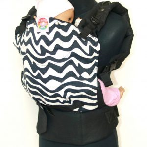 E-0008 (3) Cookiie baby carrier - Embrace - Chevron twist on black