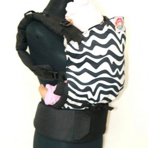 E-0008 (2) Cookiie baby carrier - Embrace - Chevron twist on black